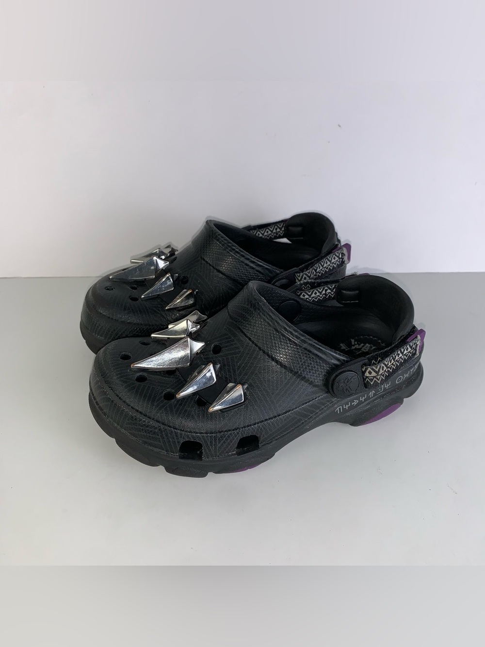 Crocs Marvel Black Panther Wakanda Shoes Size 11 boys